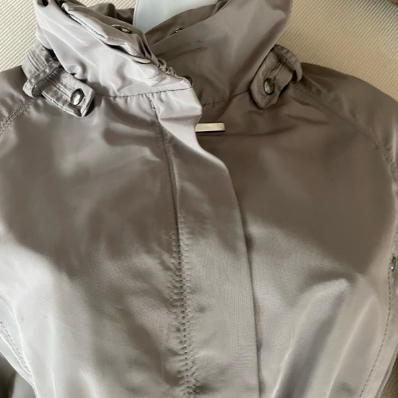 Zara - taupe unique detailing - Picture 5 of 9